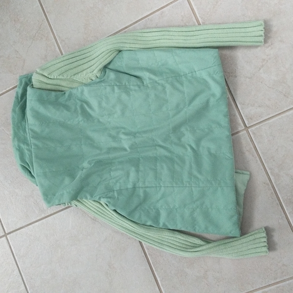 Women's small mint green sweater and reversible vest - Picture 10 of 12